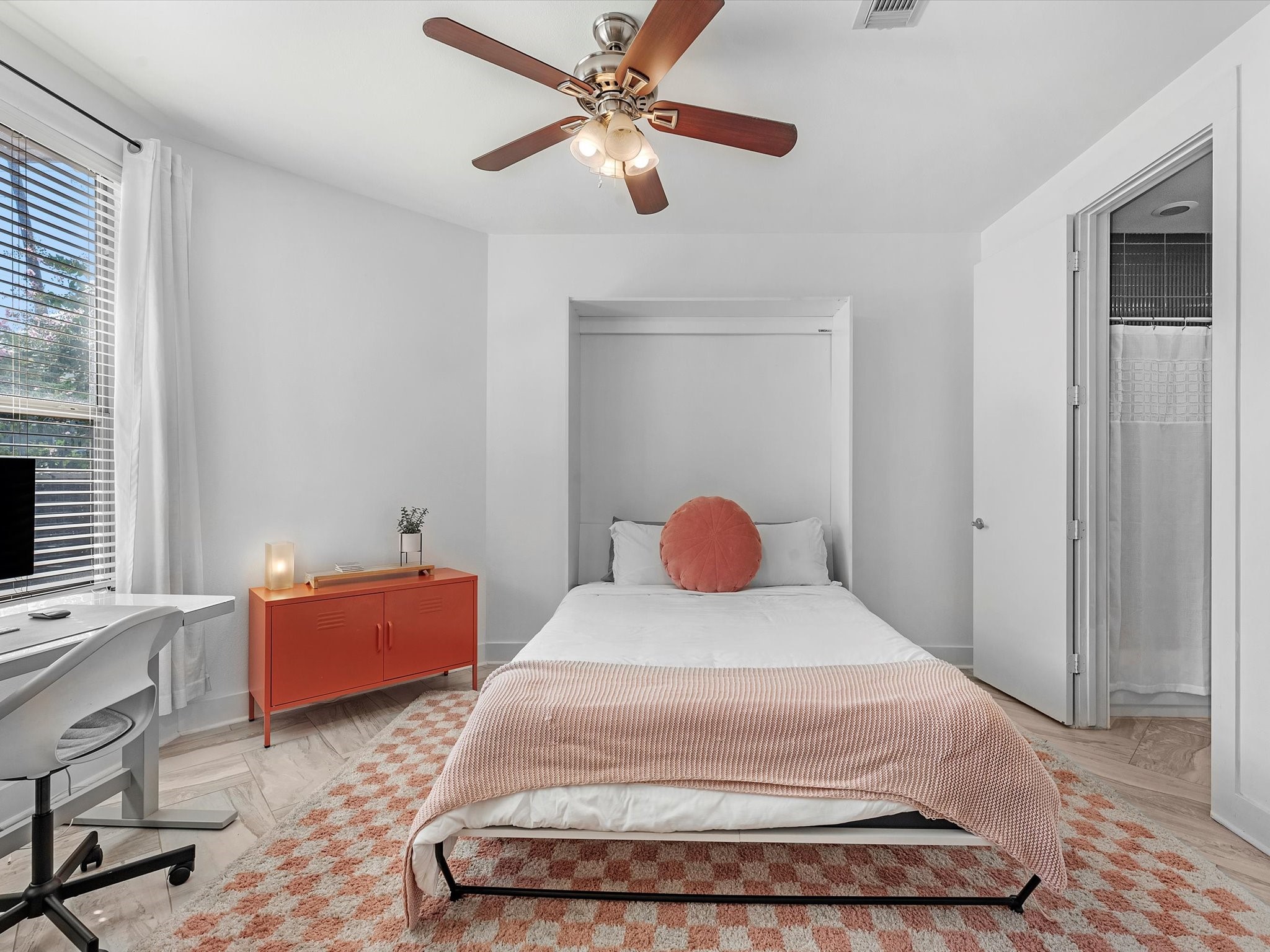 3421 Gillespie Street Houston, TX 77020 - Photo 8 of 34 a room with a bed and window