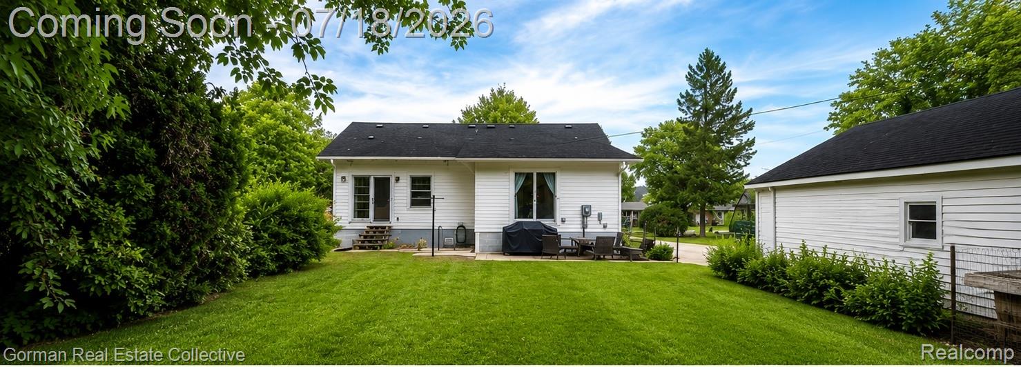 283 Phillips Avenue Clawson, MI 48017 - Photo 26 of 26 Expansive green lawn with mature perimeter landscaping