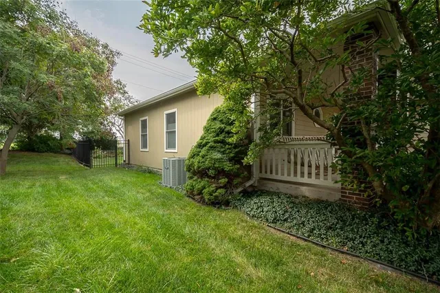 $460,000 | 1342 Redbud Street, Ottawa, KS 66067