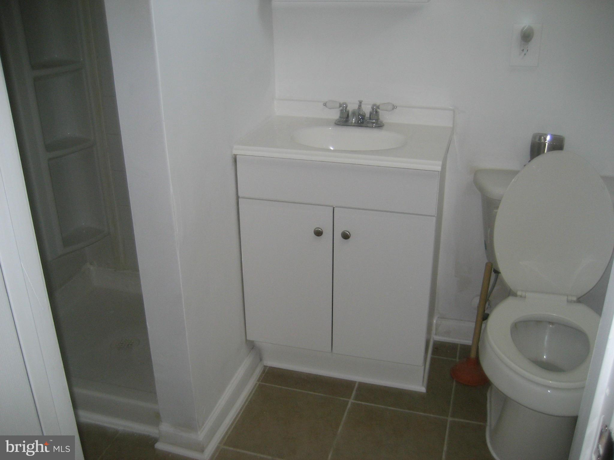 4108 Flowerton Road Baltimore, MD 21229 - Photo 19 of 27 Bath (Master)