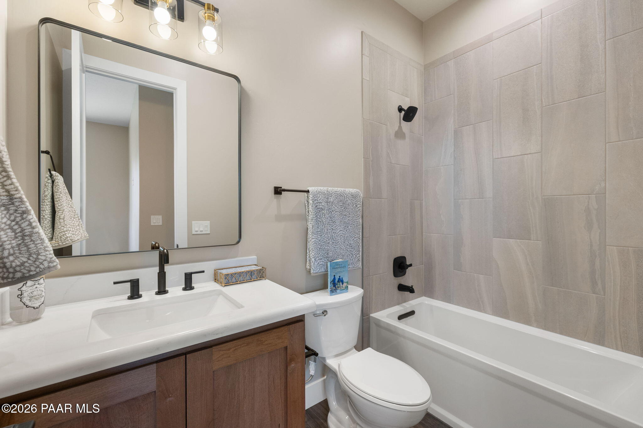 9529 North Bridle Ridge Road Prescott, AZ 86305 - Photo 27 of 43 26-Bedroom 4 Ensuite