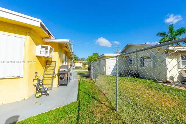 a view of outdoor space