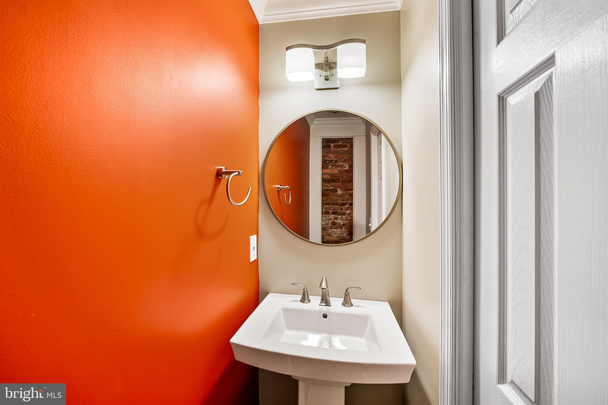 111 North Port Street Baltimore, MD 21224 - Photo 15 of 34