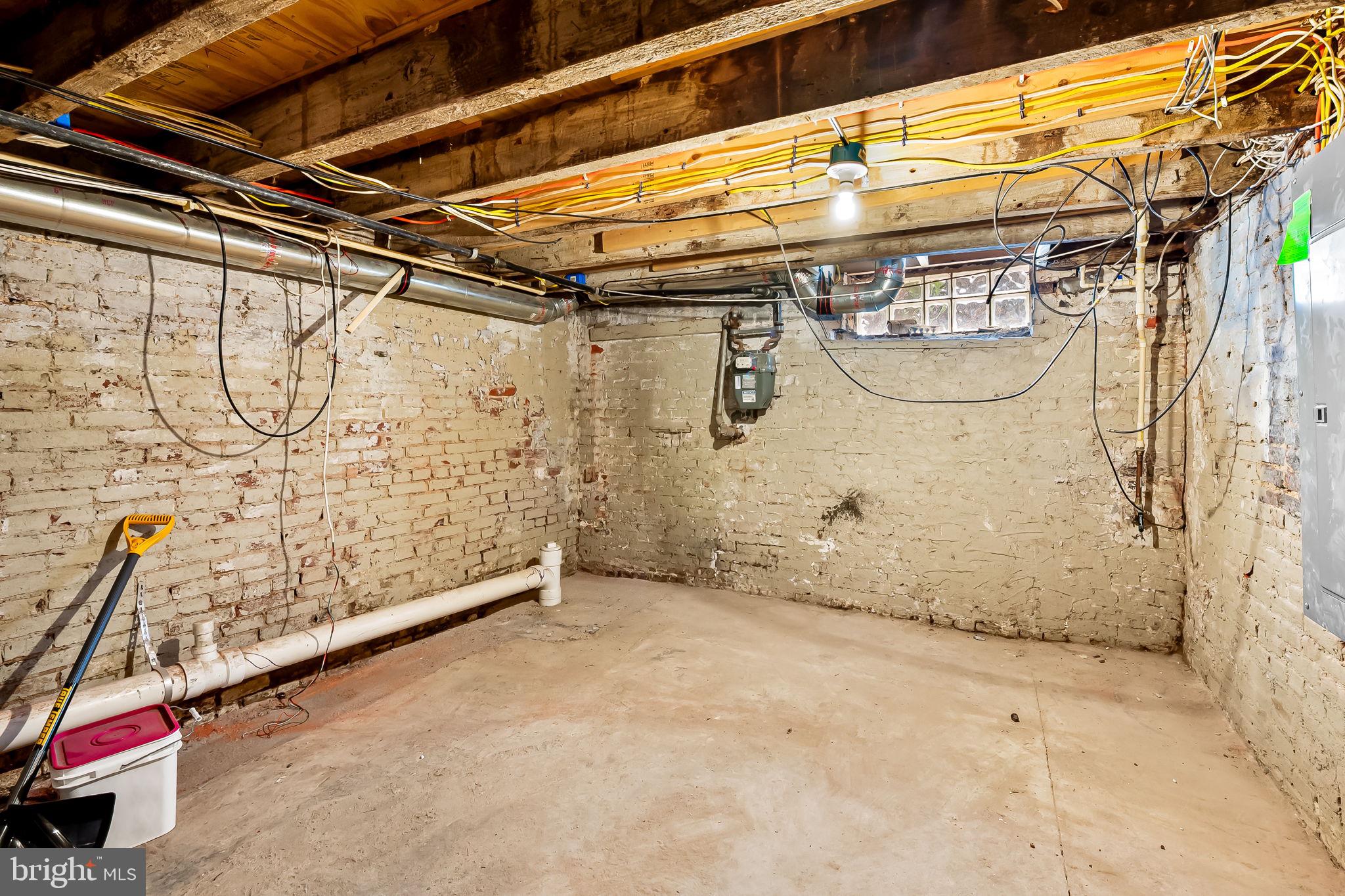 111 North Port Street Baltimore, MD 21224 - Photo 25 of 34