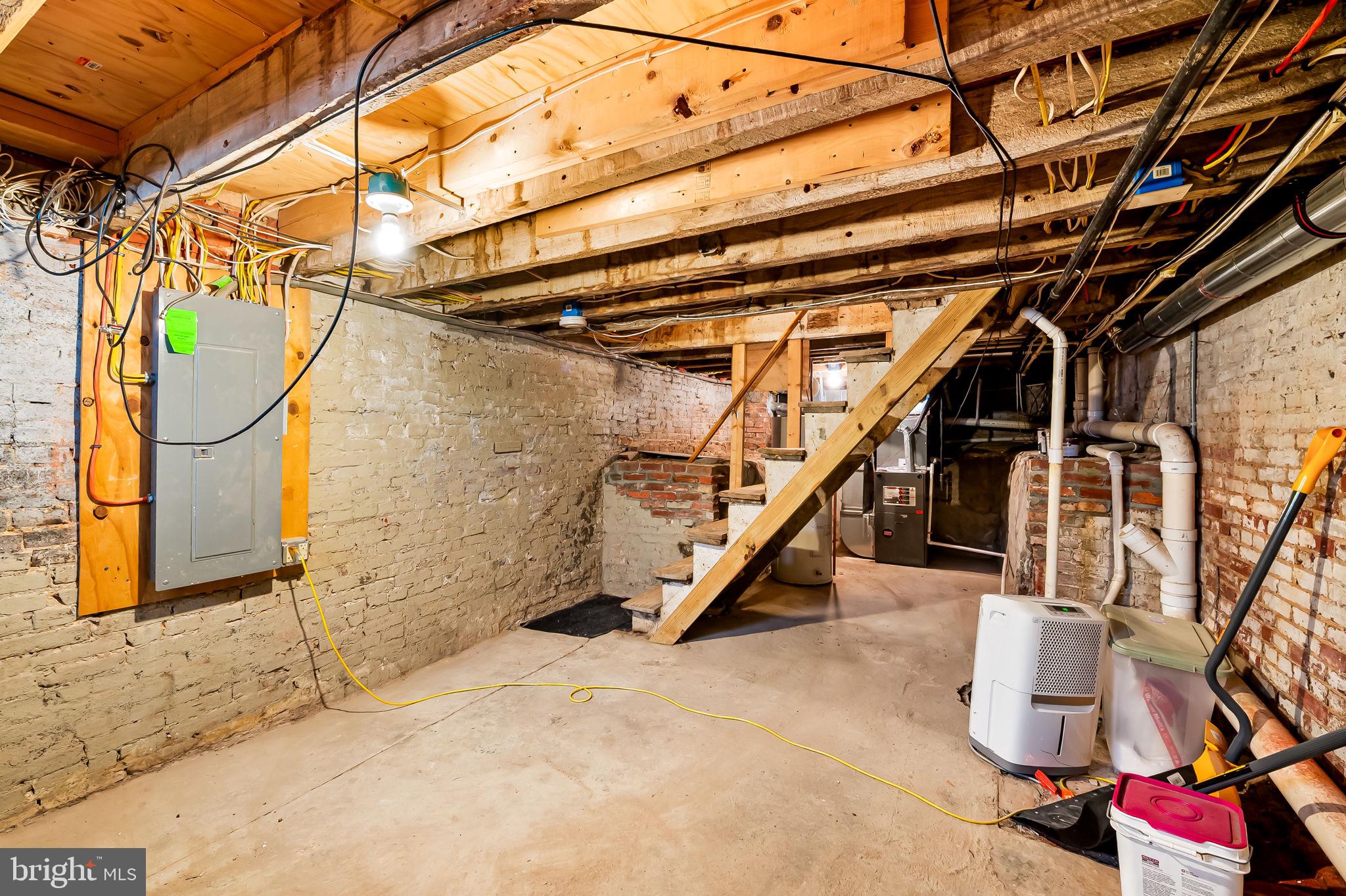 111 North Port Street Baltimore, MD 21224 - Photo 26 of 34