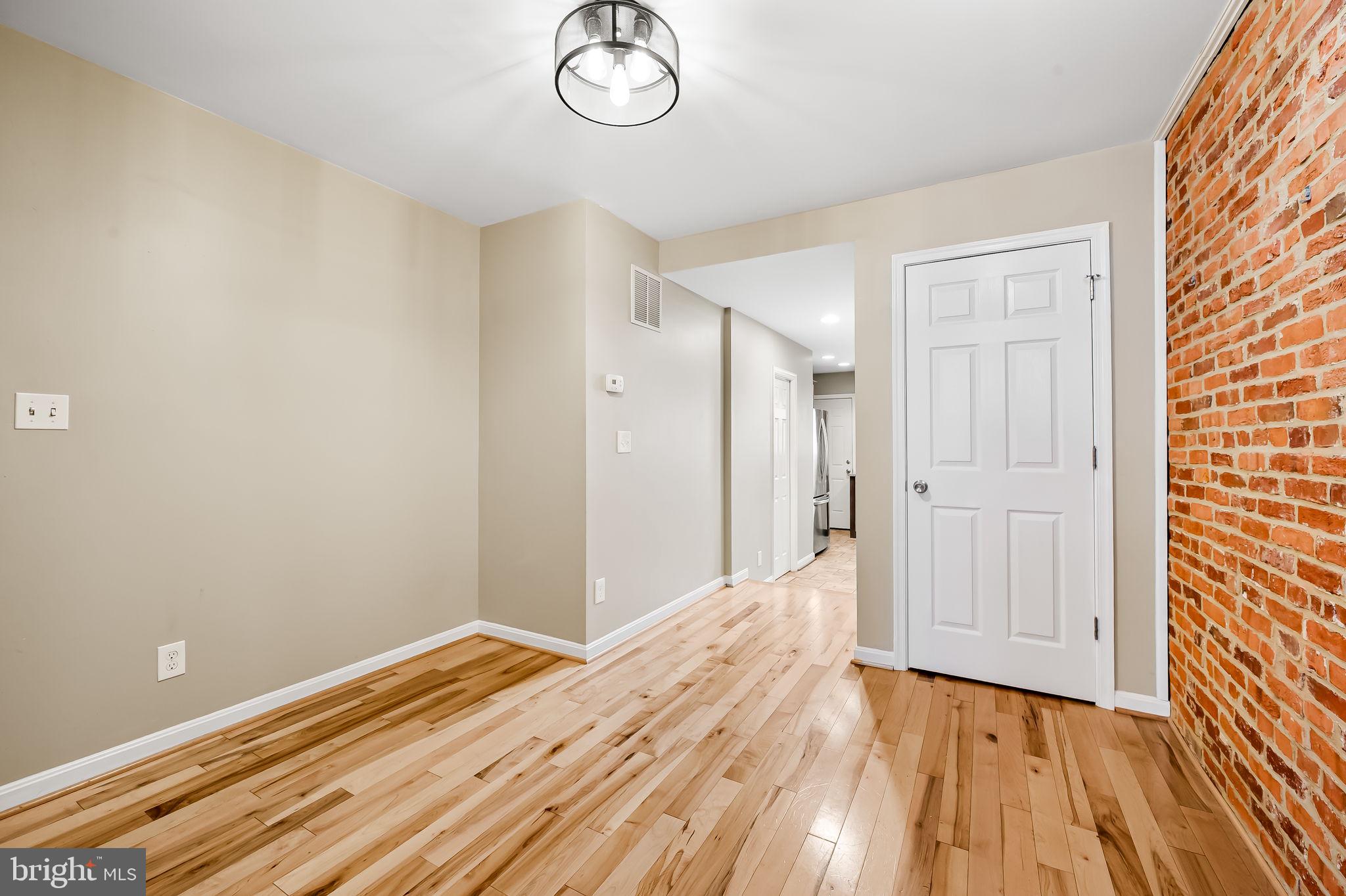 111 North Port Street Baltimore, MD 21224 - Photo 8 of 34