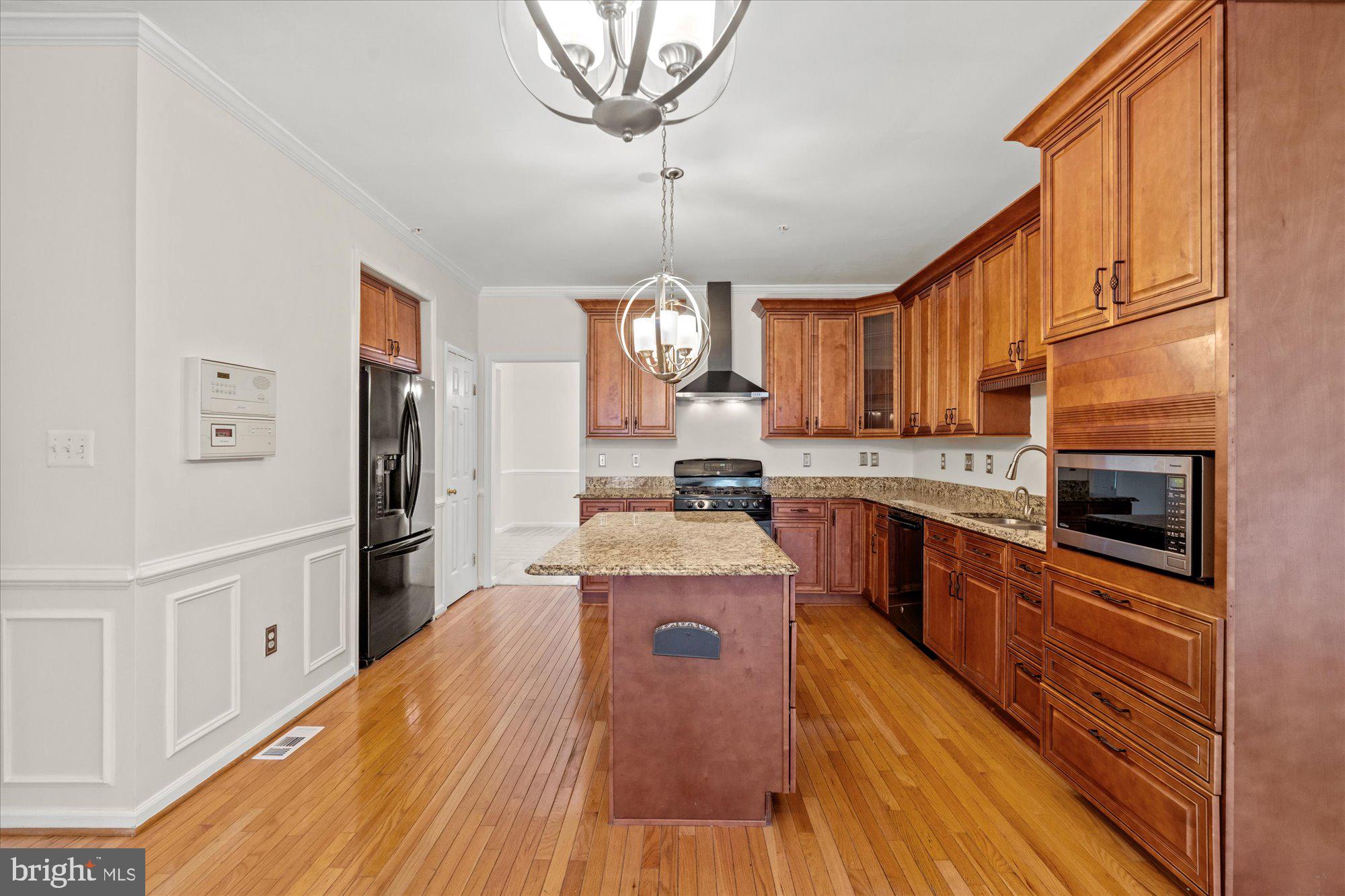 9618 Stuart Lane Clinton, MD 20735 - Photo 7 of 38 Custom Renovated Kitchen