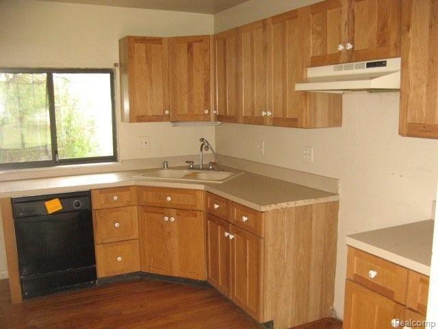 2105 Vernor Road Lapeer, MI 48446 - Photo 4 of 13 kitchen