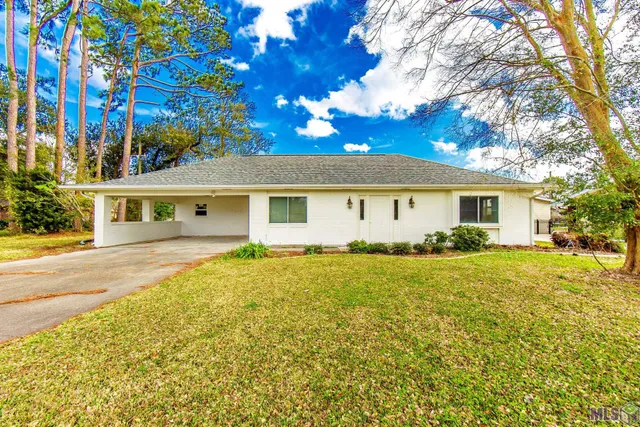 $300,000 | 602 Fairway Drive, Thibodaux, LA 70301