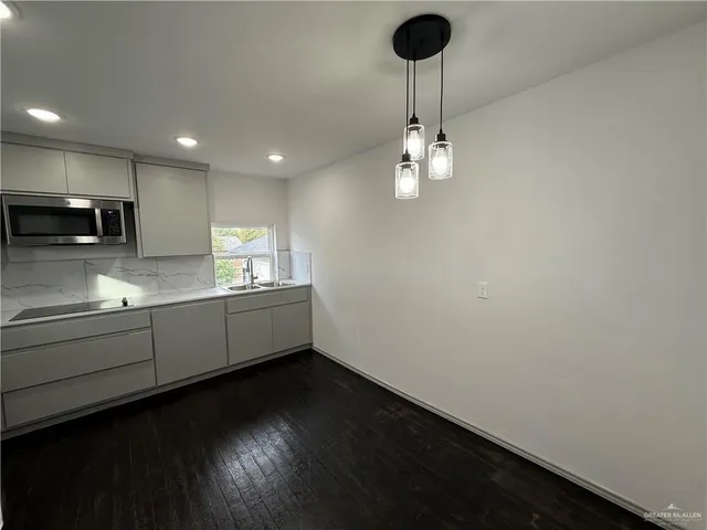 $1,200 | 1017 Miller Avenue, Mission, TX 78572