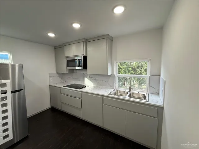 $1,200 | 1017 Miller Avenue, Mission, TX 78572