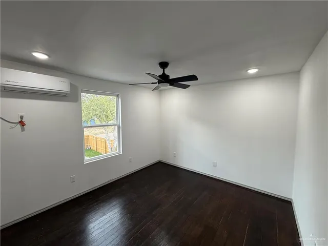 $1,200 | 1017 Miller Avenue, Mission, TX 78572