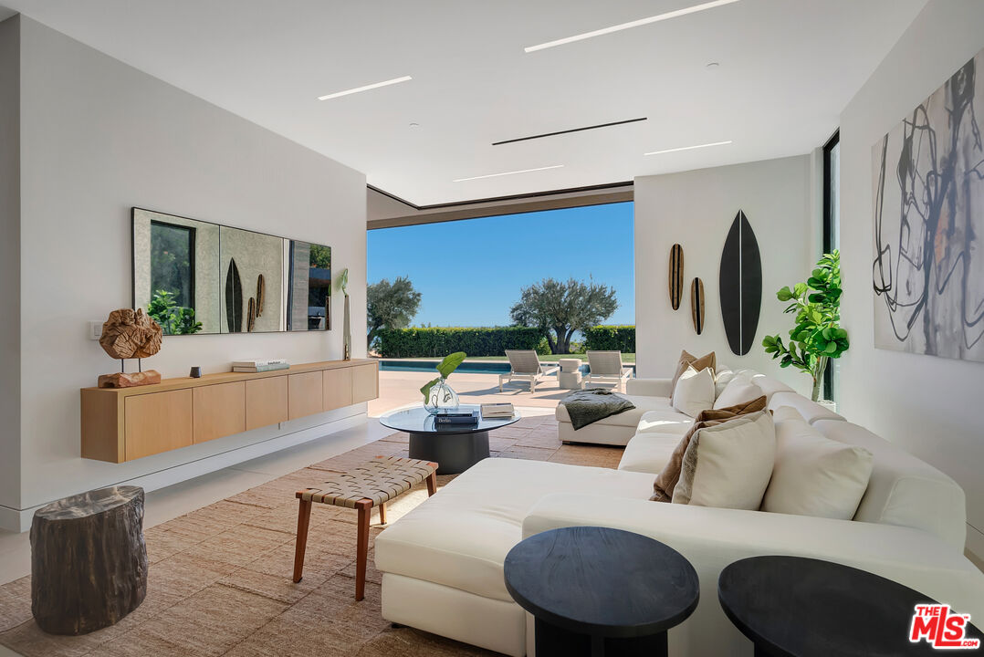 23917 Malibu Road Malibu, CA 90265 - Photo 16 of 63