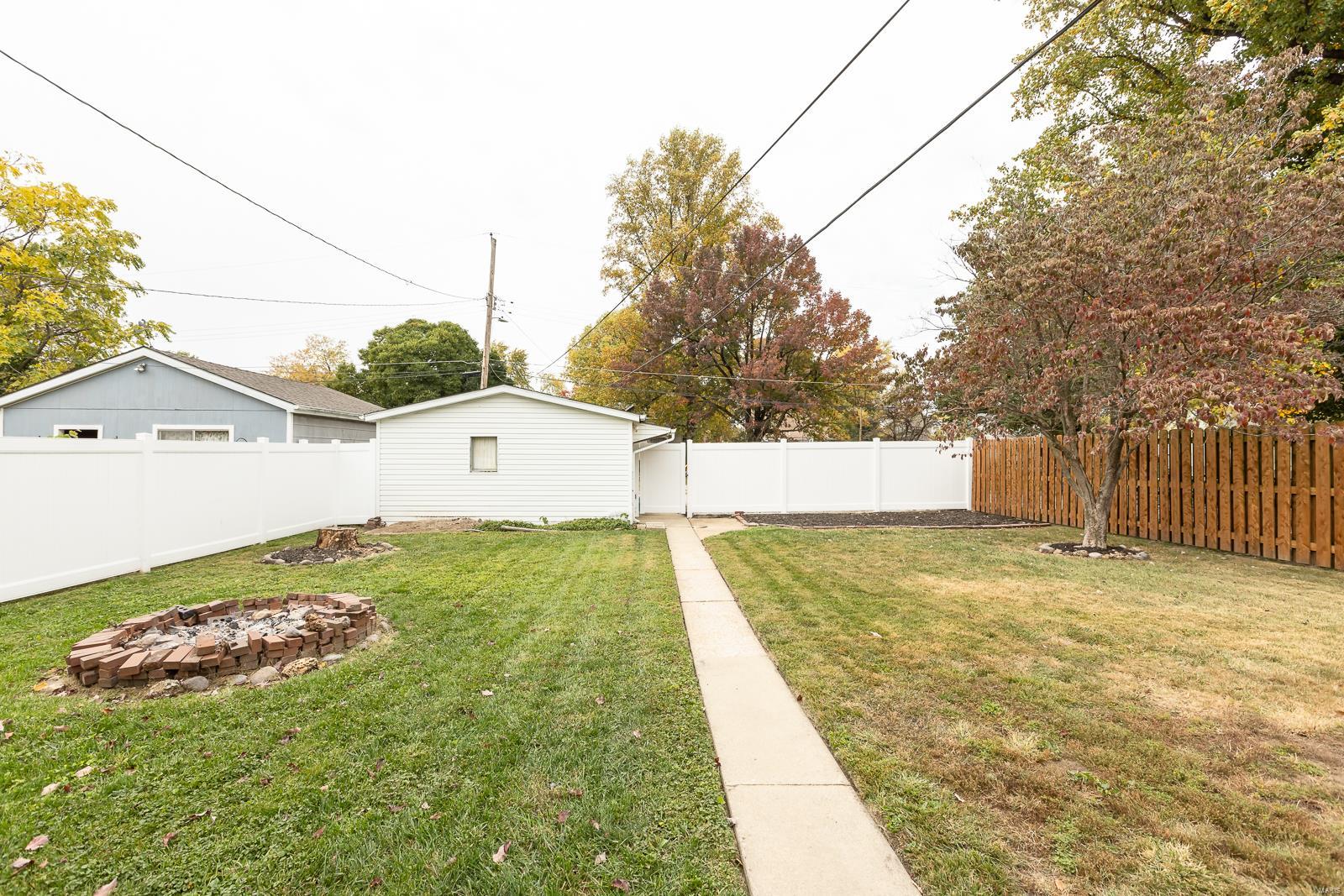 1013 Scheel Street Belleville, IL 62221 - Photo 24 of 29 Gallery Image 24