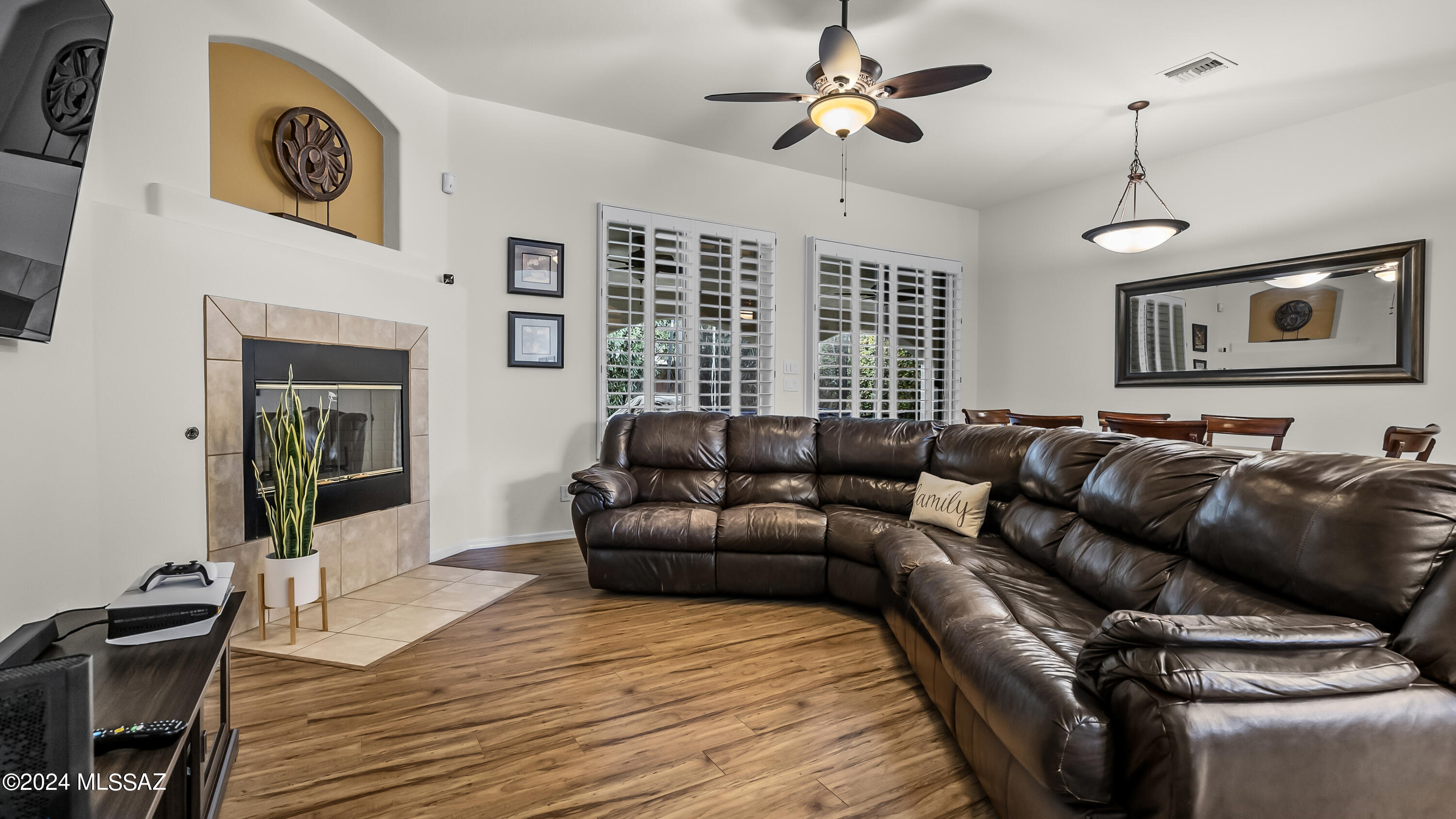 374 Via Capri Rio Rico, AZ 85648 - Photo 12 of 30 a living room with furniture