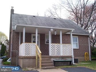 557 Lawrence Road Havertown, PA 19083 - Photo 2 of 8 Exterior Back