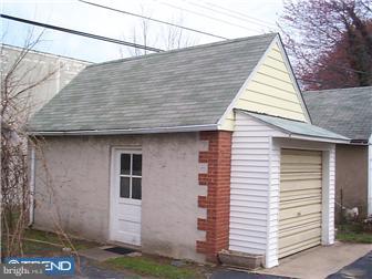 557 Lawrence Road Havertown, PA 19083 - Photo 3 of 8 Garage