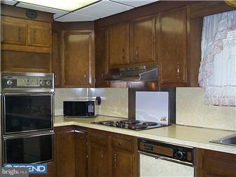 557 Lawrence Road Havertown, PA 19083 - Photo 4 of 8 Kitchen