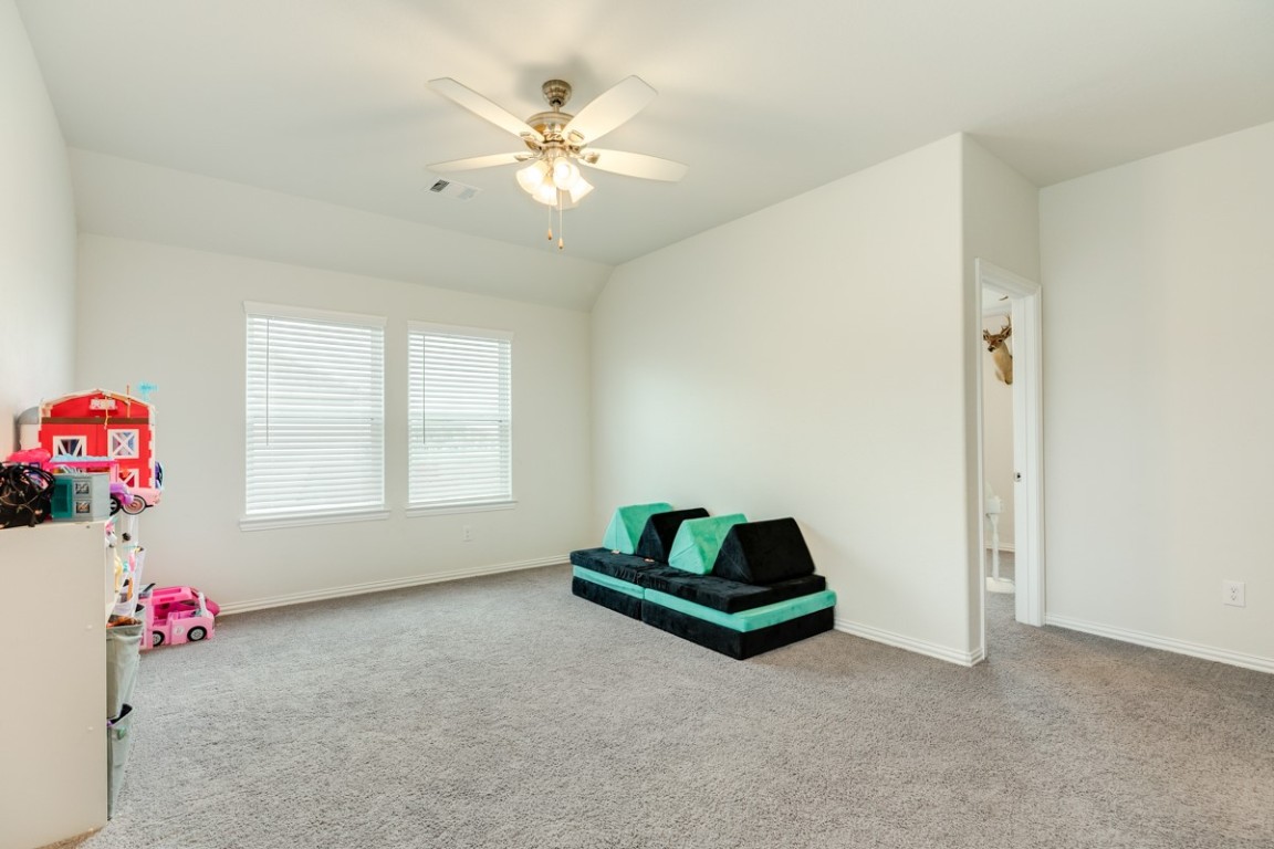 177 Bayou Bend Boulevard Angleton, TX 77515 - Photo 27 of 33 a living room with furniture and a window