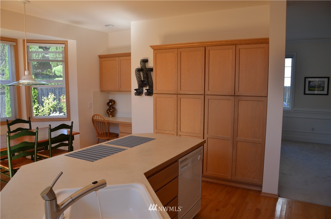 3524 Northeast 24th Court Renton, WA 98056 - Photo 14 of 25 Gallery Image 14