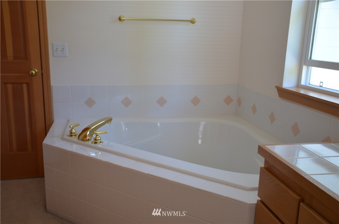3524 Northeast 24th Court Renton, WA 98056 - Photo 22 of 25 Gallery Image 22
