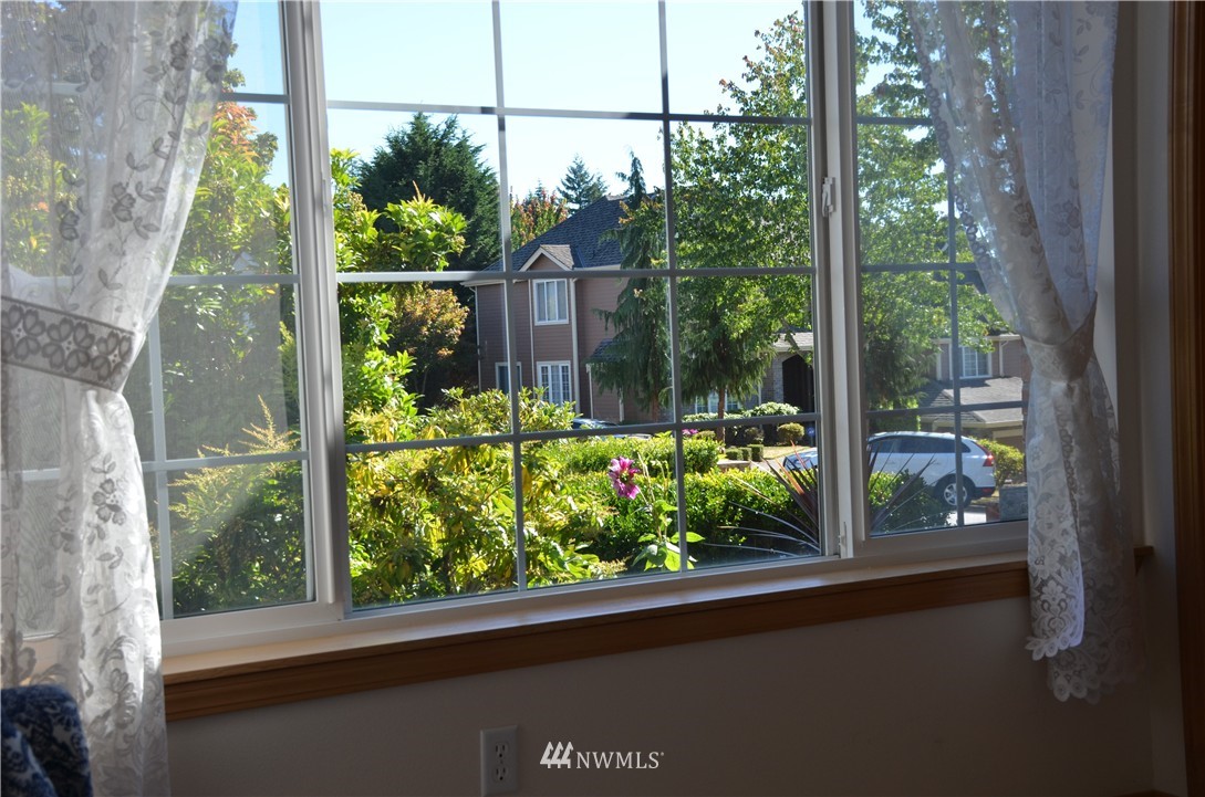 3524 Northeast 24th Court Renton, WA 98056 - Photo 7 of 25 Gallery Image 7