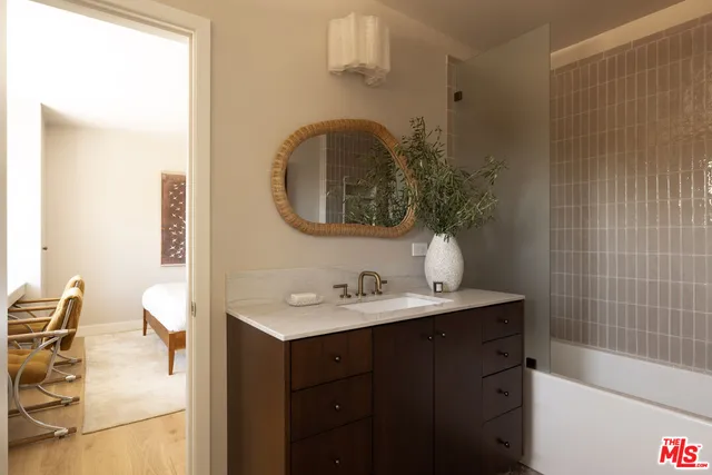 $2,438,000 | 3815 Chanson Drive, View Park, CA 90043