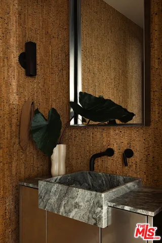 $2,438,000 | 3815 Chanson Drive, View Park, CA 90043