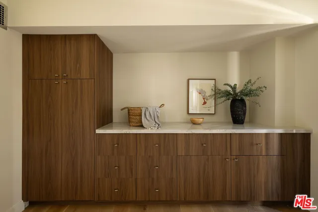 $2,438,000 | 3815 Chanson Drive, View Park, CA 90043