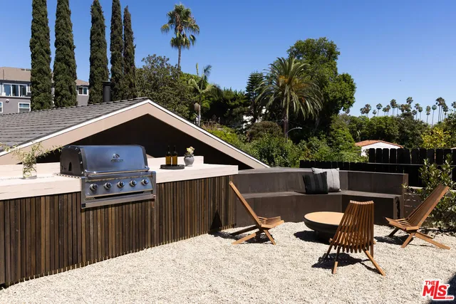 $2,438,000 | 3815 Chanson Drive, View Park, CA 90043