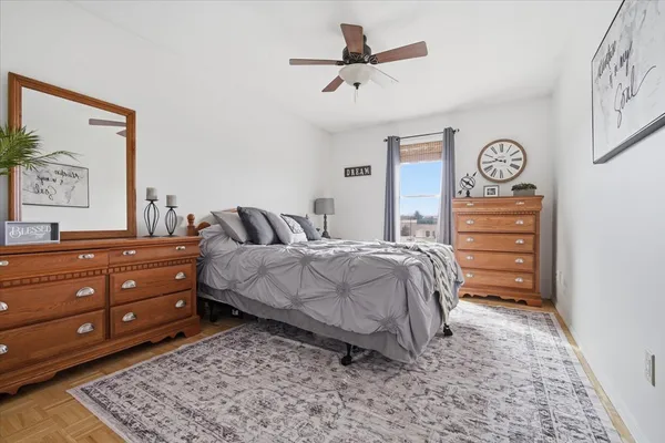$355,000 | 22 Long Cove Court, Bloomington, IL 61704