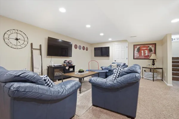 $355,000 | 22 Long Cove Court, Bloomington, IL 61704