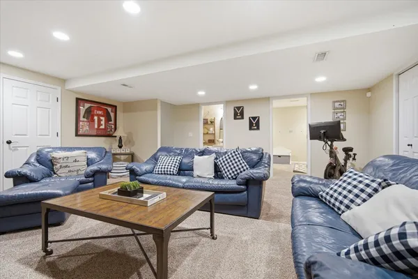 $355,000 | 22 Long Cove Court, Bloomington, IL 61704