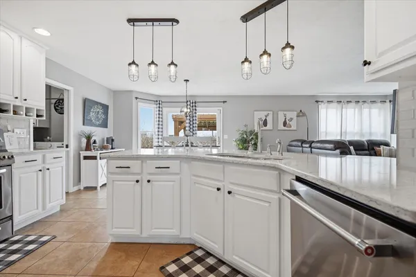 $355,000 | 22 Long Cove Court, Bloomington, IL 61704