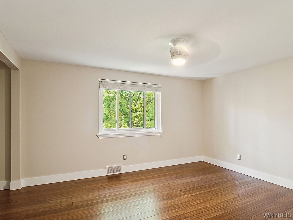 1689 Orchard Park Road West Seneca, NY 14224 - Photo 16 of 27