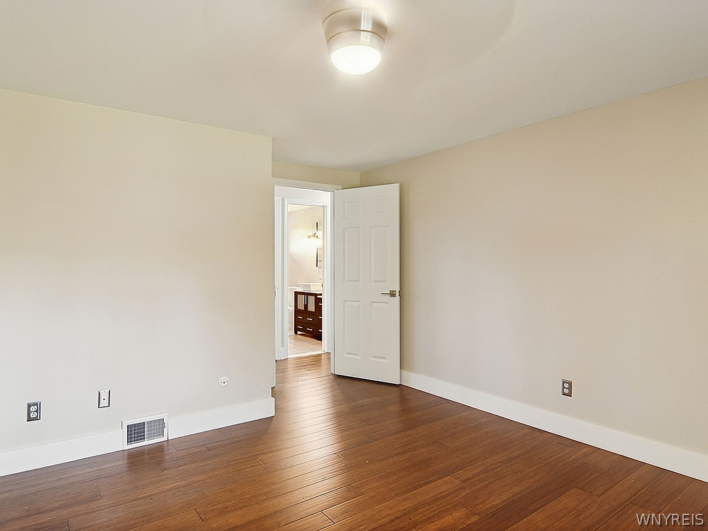 1689 Orchard Park Road West Seneca, NY 14224 - Photo 18 of 27