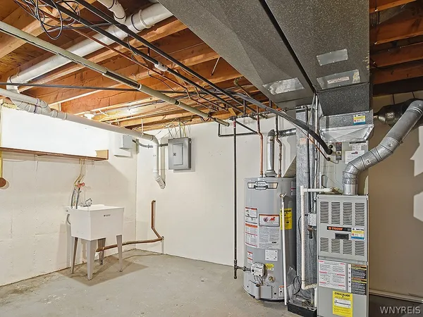 $185,000 | 1689 Orchard Park Road, West Seneca, NY 14224