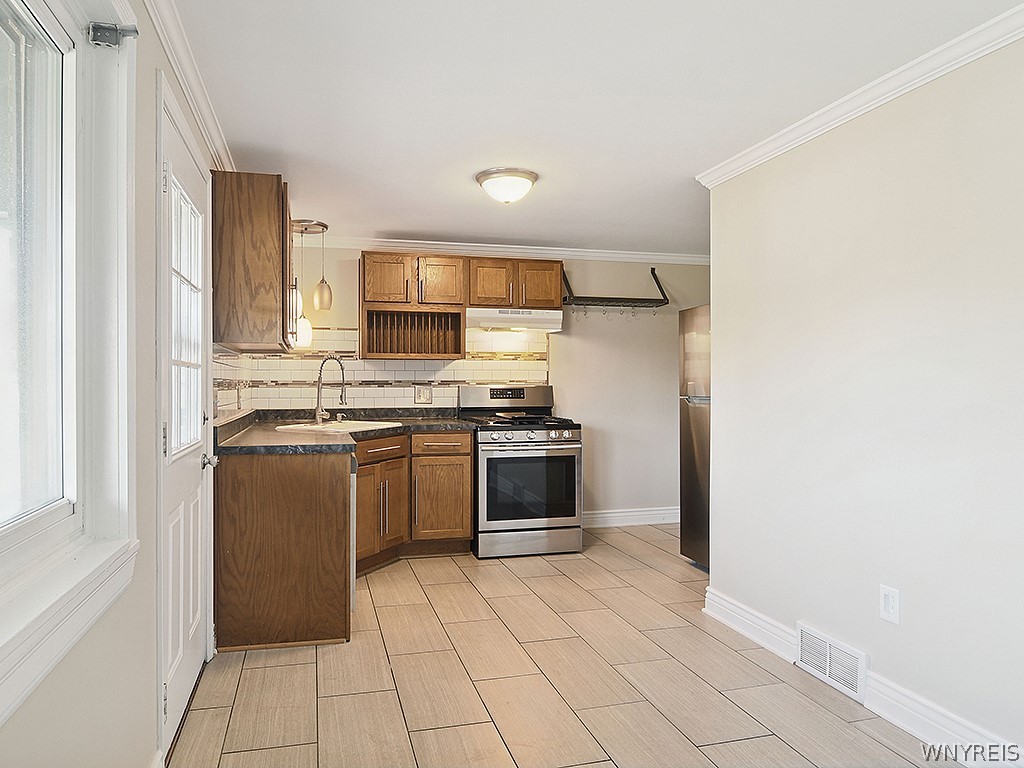 1689 Orchard Park Road West Seneca, NY 14224 - Photo 3 of 27