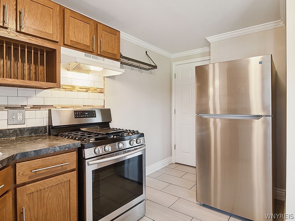 1689 Orchard Park Road West Seneca, NY 14224 - Photo 4 of 27