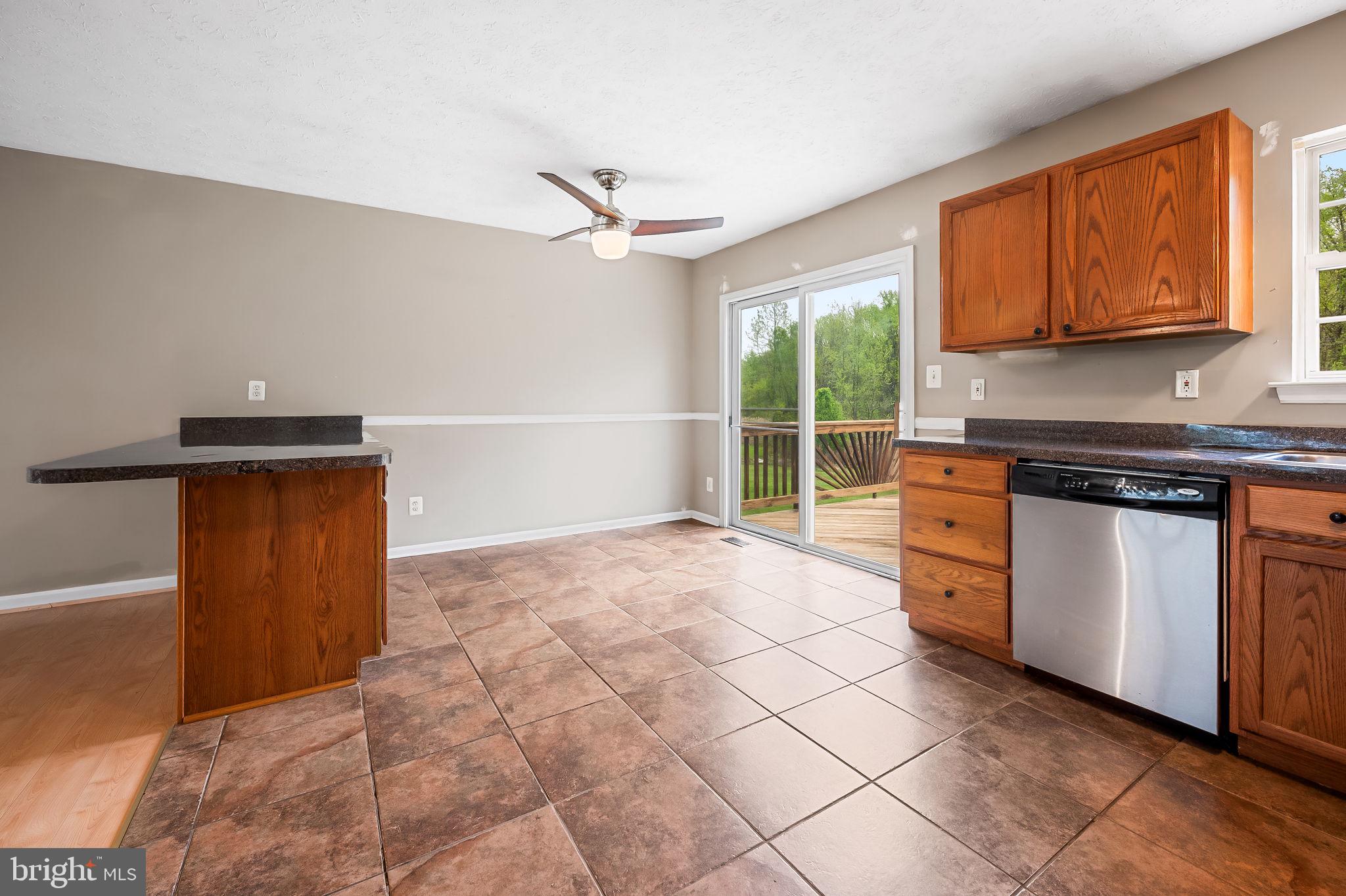 509 Silverside Road Edgewood, MD 21040 - Photo 11 of 42 Large Kitchen Peninsula