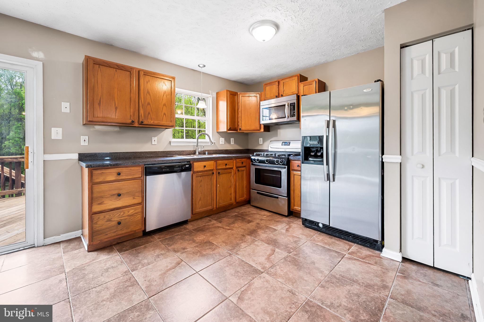 509 Silverside Road Edgewood, MD 21040 - Photo 10 of 42 SS Appliances