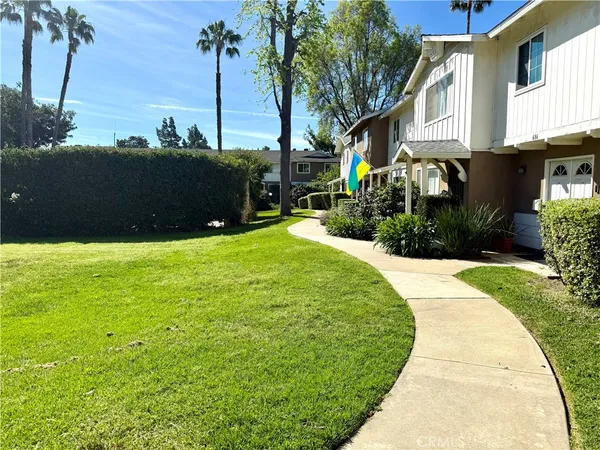 $3,575 | 684 East Lee Place, Azusa, CA 91702