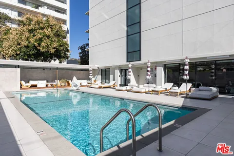 $1,950,000 | 818 North Doheny Drive, Unit 1001, West Hollywood, CA 90069