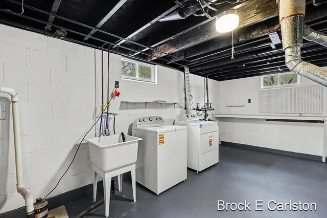 $299,900 | 945 Van Eyck Street, Muskegon, MI 49442