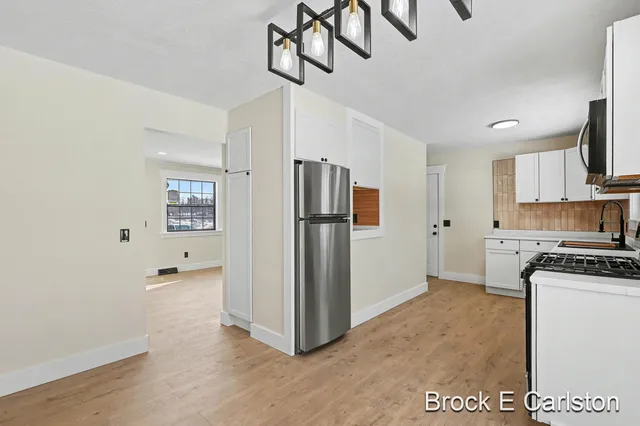 $299,900 | 945 Van Eyck Street, Muskegon, MI 49442