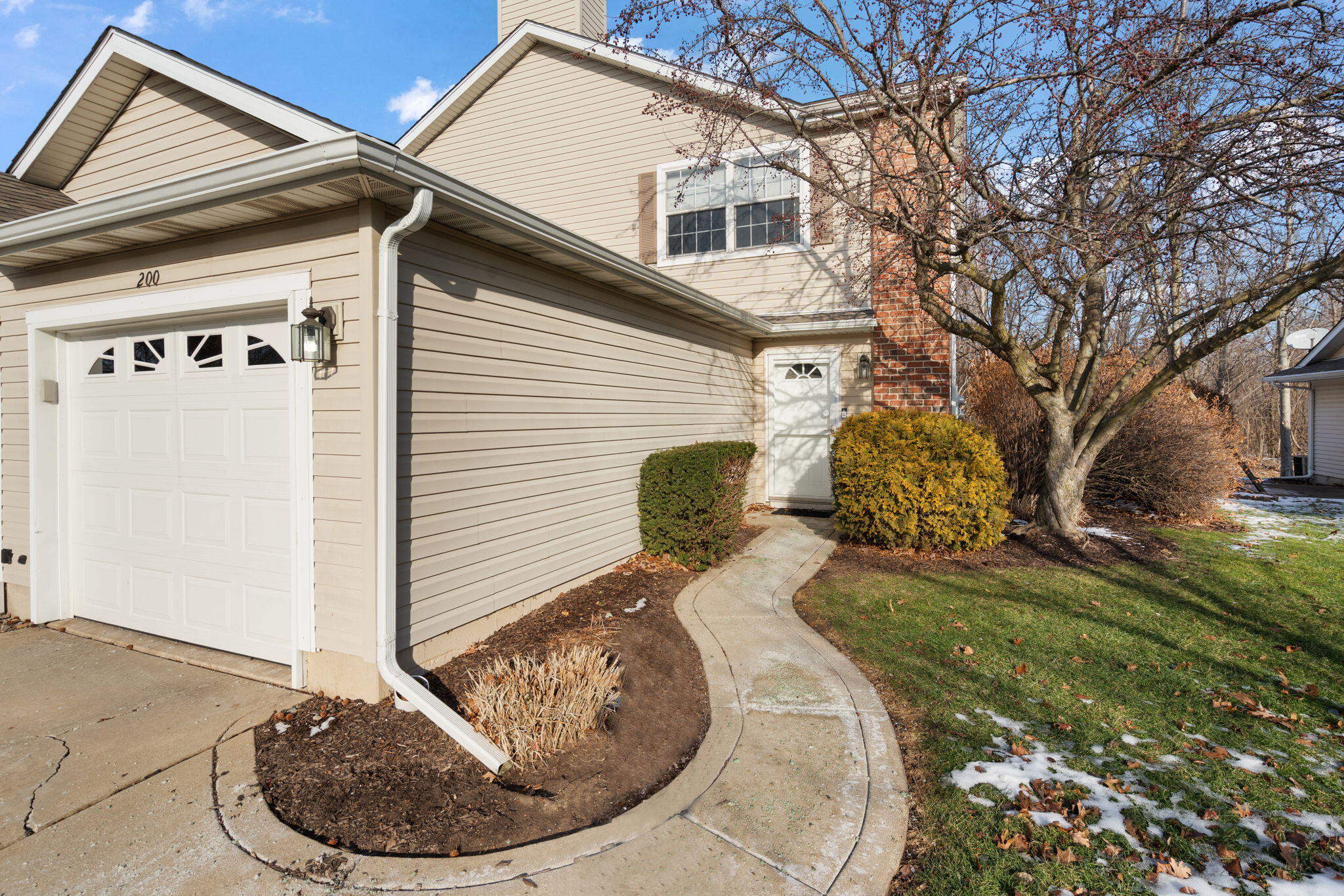 200 Summertree Drive Porter, IN 46304 - Photo 3 of 21 2048x1365