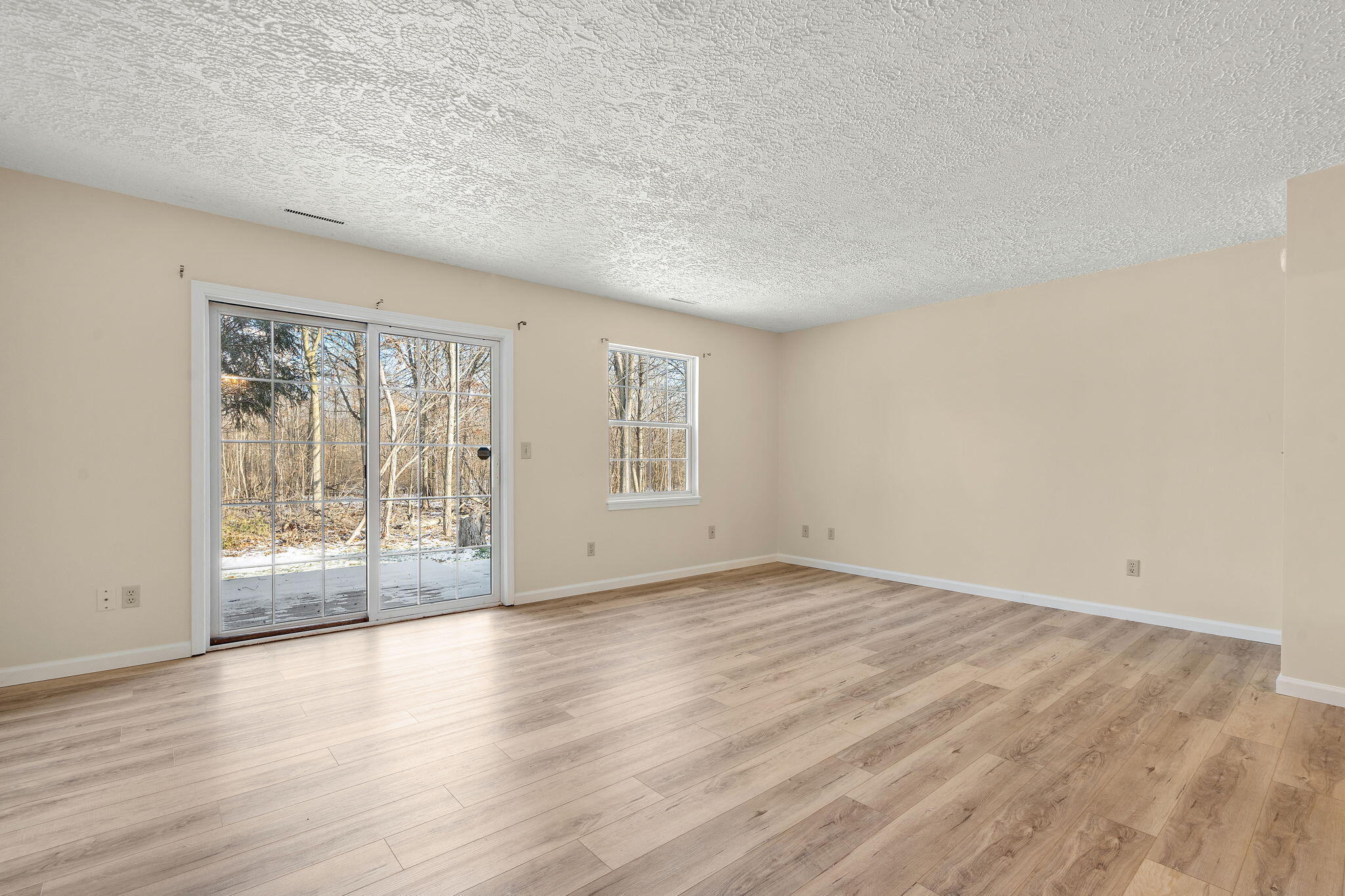 200 Summertree Drive Porter, IN 46304 - Photo 8 of 21 2048x1365