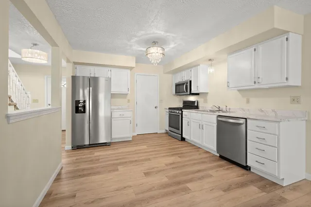 $245,000 | 200 Summertree Drive, Porter, IN 46304