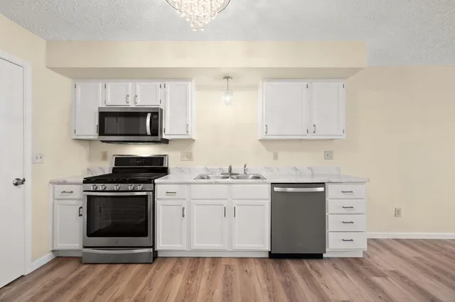 $245,000 | 200 Summertree Drive, Porter, IN 46304