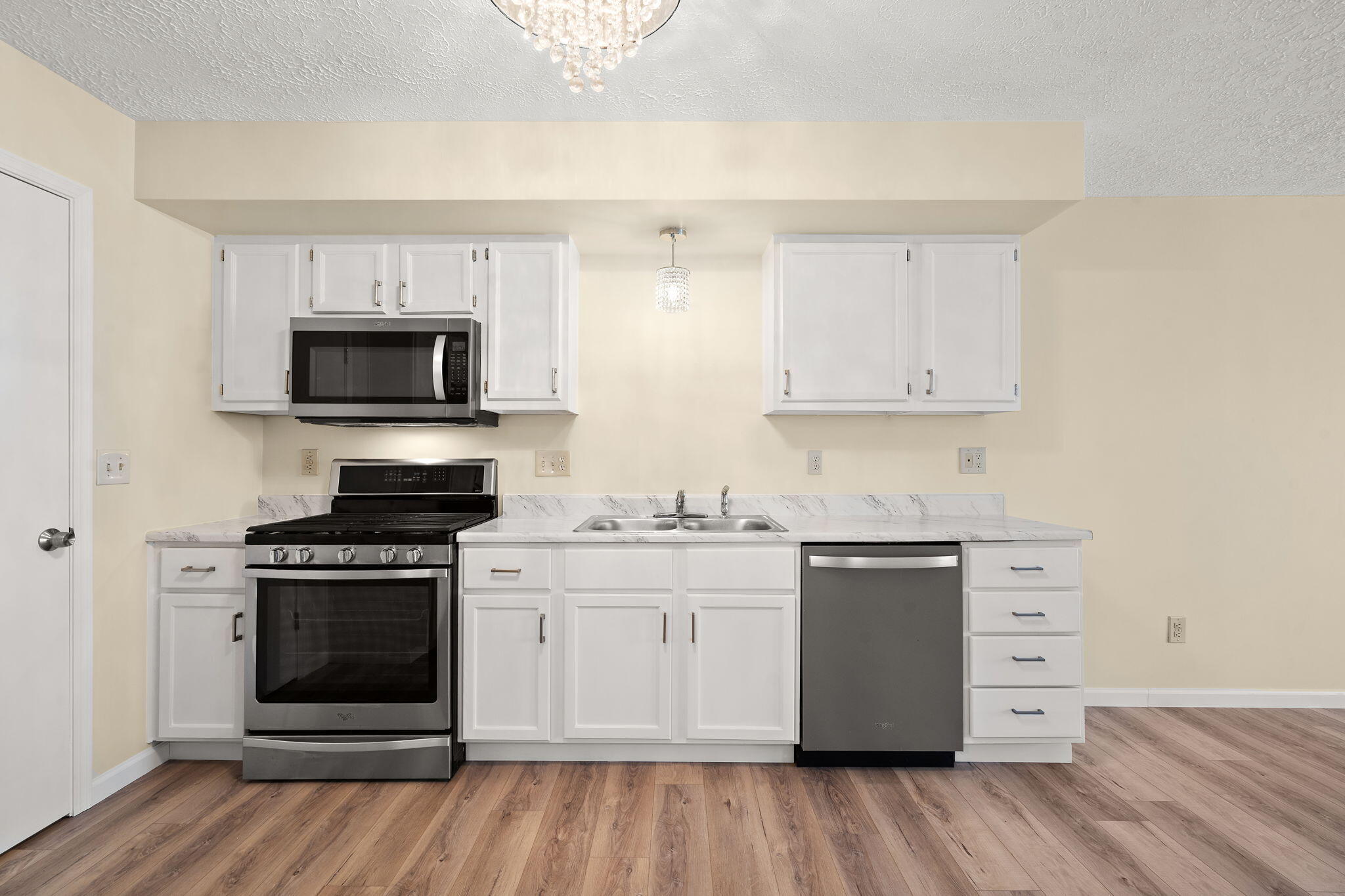 200 Summertree Drive Porter, IN 46304 - Photo 10 of 21 2048x1365